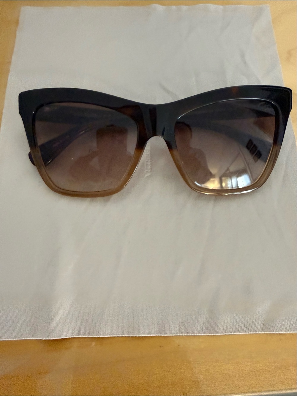 MaxMara Black and Brown Cat-Eye Sunglasses for Women